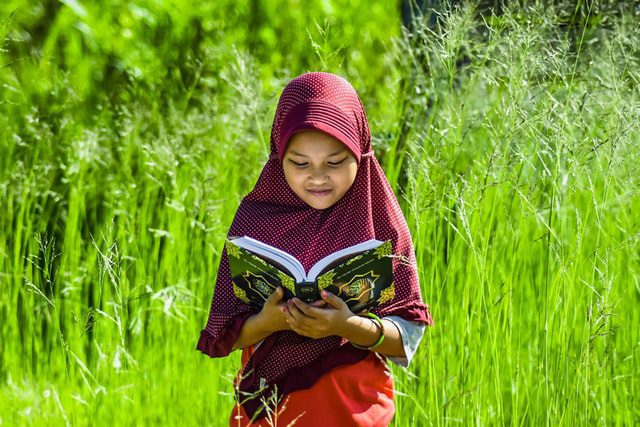 Keutamaan Menyantuni Anak Yatim