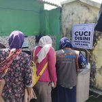 Yatim Mandiri Hadirkan Layanan Cuci Baju Gratis Bagi Penyintas Erupsi Semeru