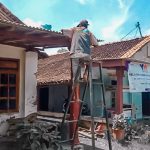 Yatim Mandiri Benahi Rumah Bunda Yatim Terdampak Angin Puting Beliung