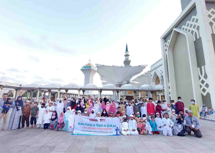 Buka Puasa Bersama Yatim Dhuafa Di Balikpapan Islamic Center