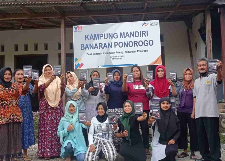 Packing Kopi Pirago Milik Kampung Mandiri Banaran, Ponorogo