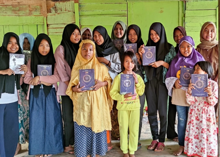 Sampai Pelosok Sumatera Wakaf Al Qur’an Tersalurkan