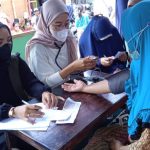 Warga Kampung Pemulung Pondok Aren Dapat Layanan Sehat Mandiri