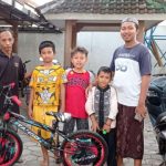 Hibah Sepeda untuk Adik Asrama Yatim Mandiri Jember