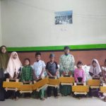 Salurkan Meja Belajar untuk Anak Binaan Yatim Mandiri Gresik
