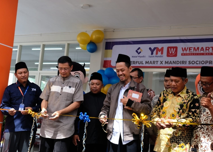 Launching Wakaf Mandiri Wonderful Mart