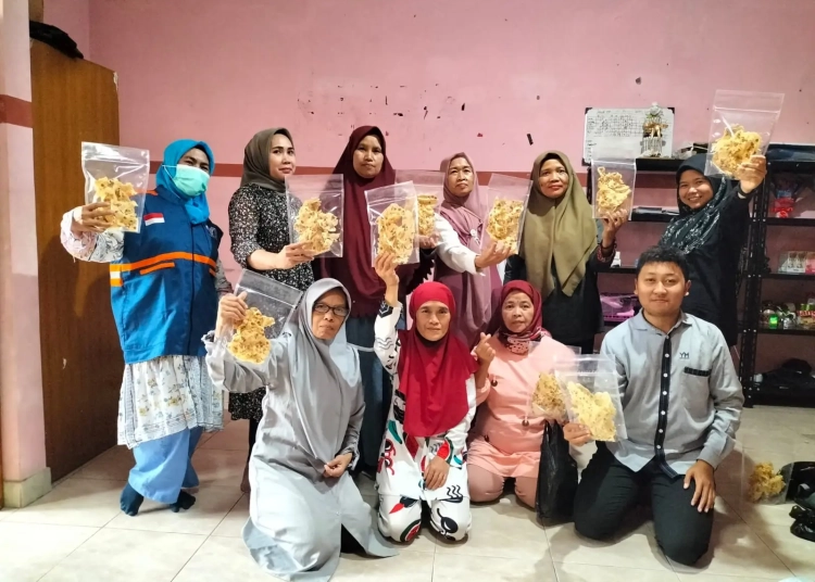 Bekali Wirausaha Bunda BISA Bandung dengan Pelatihan Produk Cookies