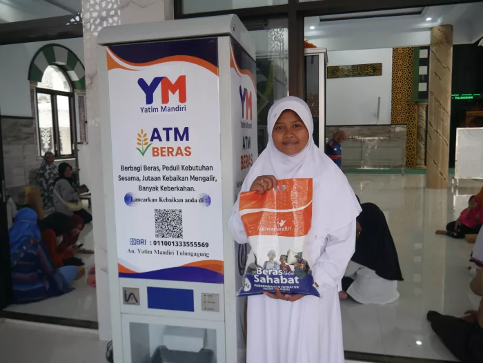 Yatim Mandiri Launching ATM Beras untuk Penuhi Pangan Warga Tulungagung (2)