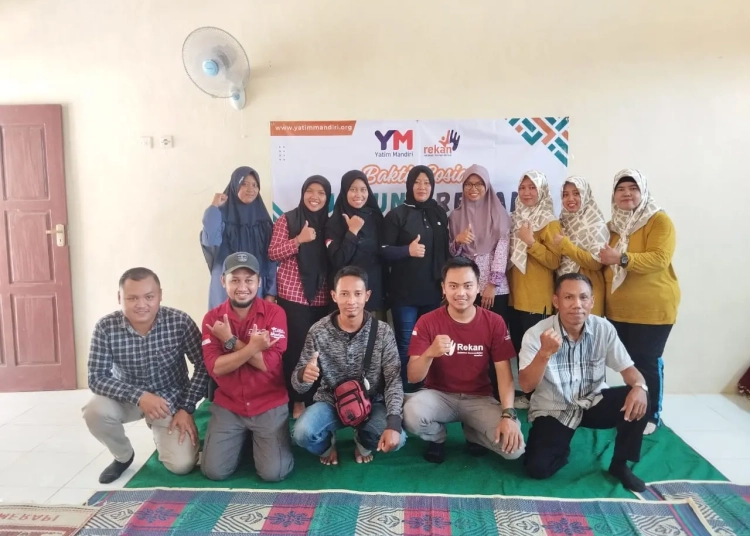 Relawan Kemandirian Madiun Inisiasi Program Bakti Sosial Kunjung Rekan