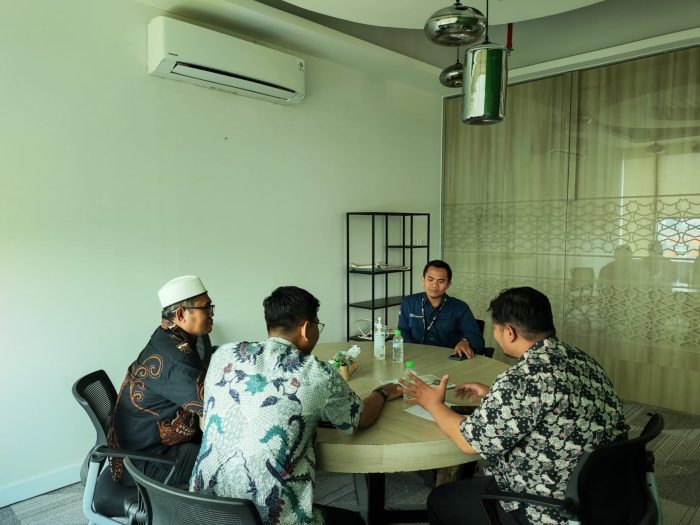 Laznas Yatim Mandiri Dan Bank Syariah Indoneisa Regional 8