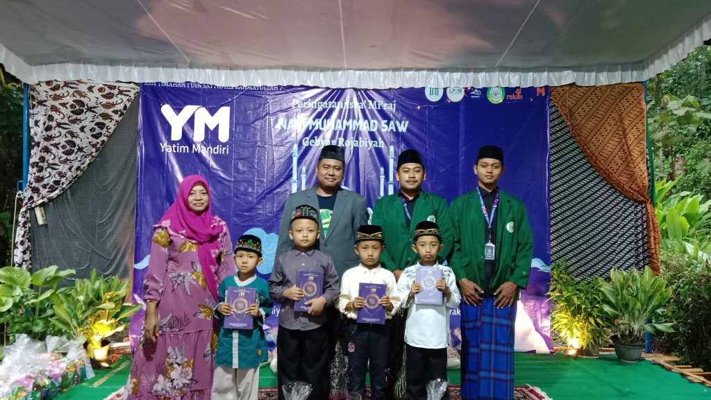 Peringati Isra’ Mi’raj, Yatim Mandiri Gelar Rojabiyah Bersama Warga Trenggalek 