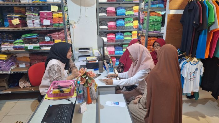 Sedekah Dan Bantu Pemberdayaan Ibu Ibu Jadi Kunci Sukses Bisnis Kz Store