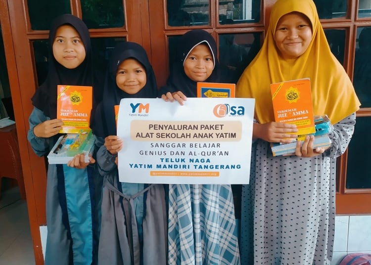 Alat Sekolah Dan Al Qur;an Untuk Binaan Yatim Mandiri Tangerang 