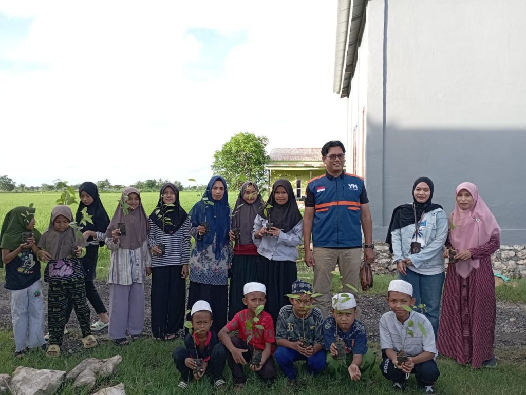 Menghijaukan Sanggar Belajar Ala Binaan Yatim Mandiri Maros