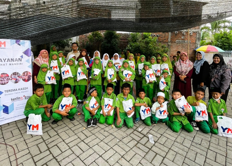 Puluhan Pelajar Surabaya Dapat Layanan Kesehatan Gratis