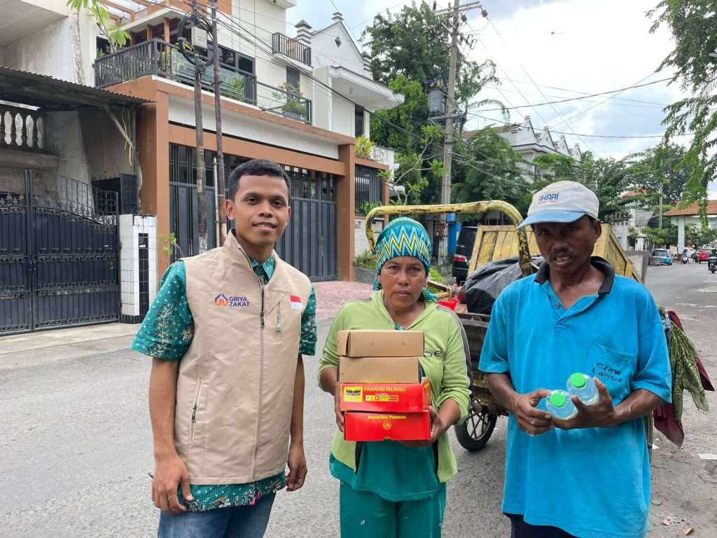 Penyaluran Paket Makanan Program Kafarat Untuk Yatim Dan Dhuafa Surabaya