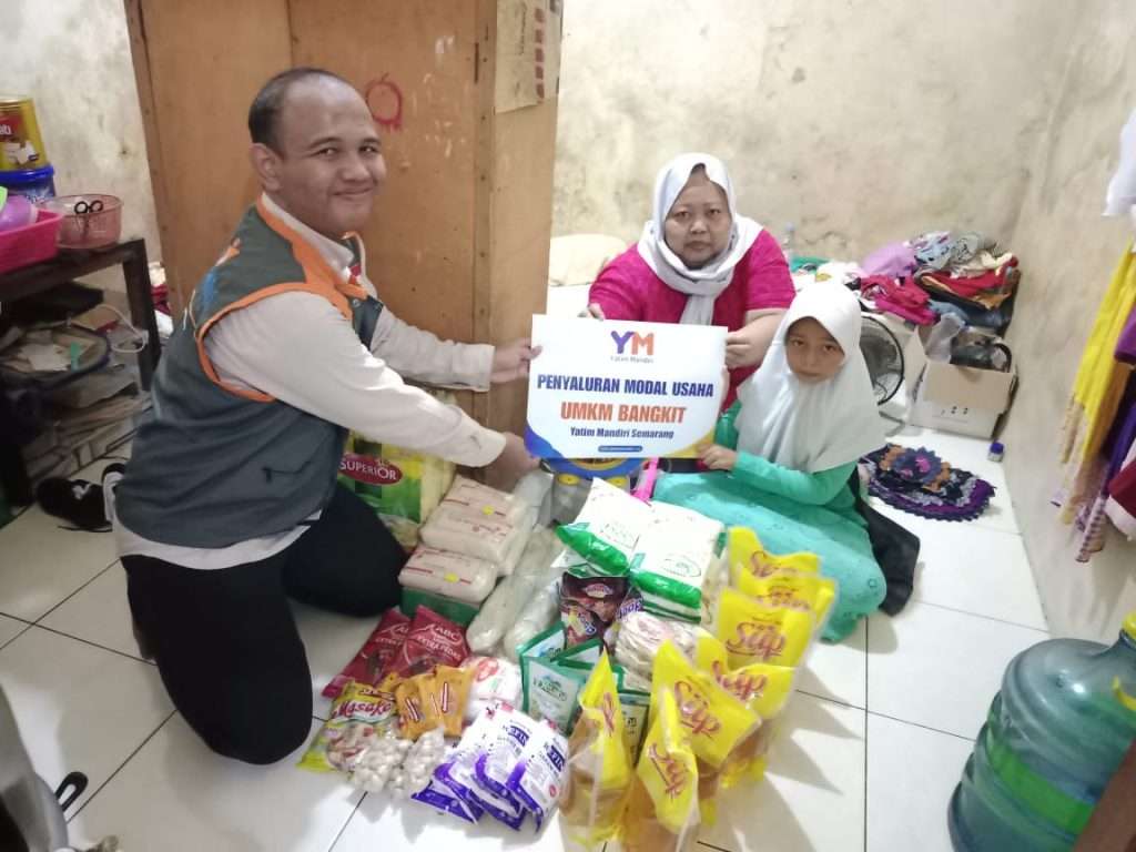 Gulirkan Bantuan Ekonomi untuk Warga Dhuafa Semarang