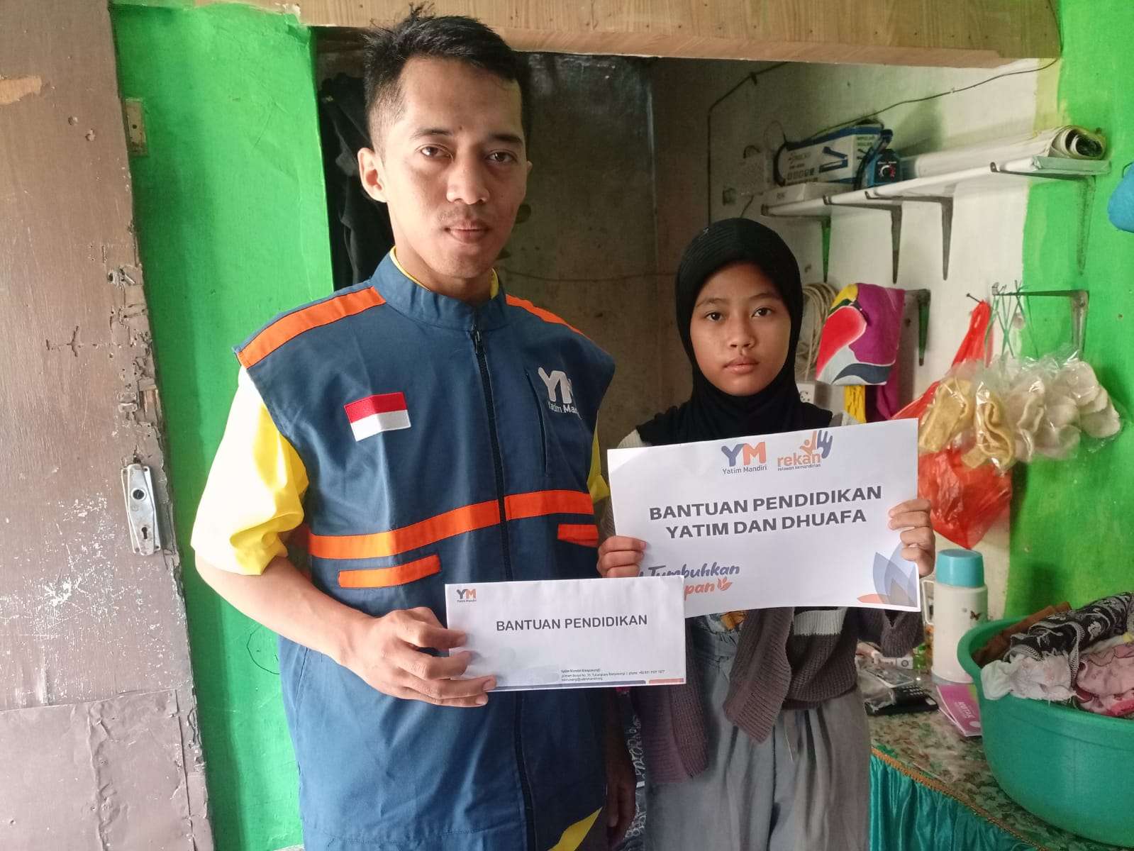 Beri Bantuan Pendidikan untuk Yatim Dhuafa Banyuwangi