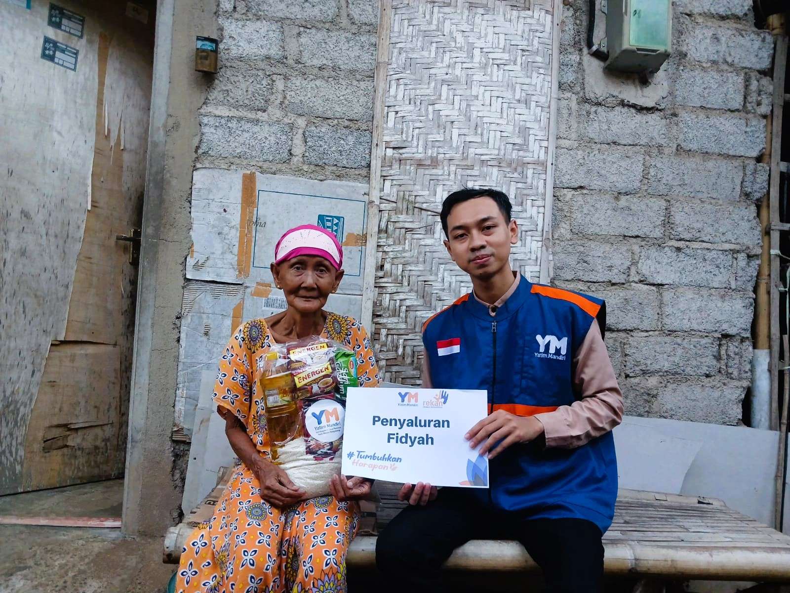 Tersampaikan! Bantuan Paket Fidyah untuk Warga Banyuwangi