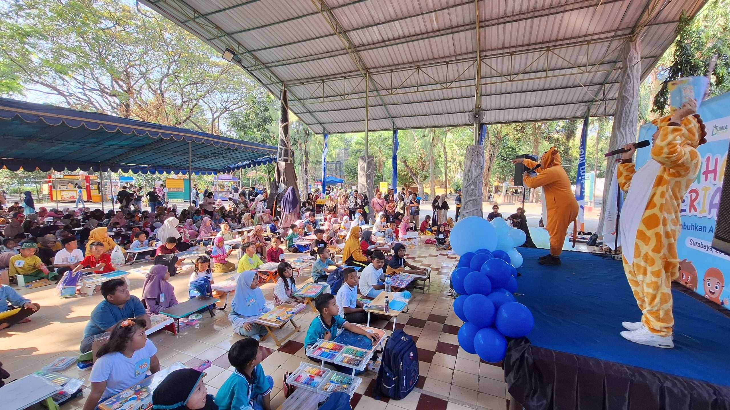 Yatim Mandiri Gelar Lomba Mewarnai di Kebun Binatang Surabaya