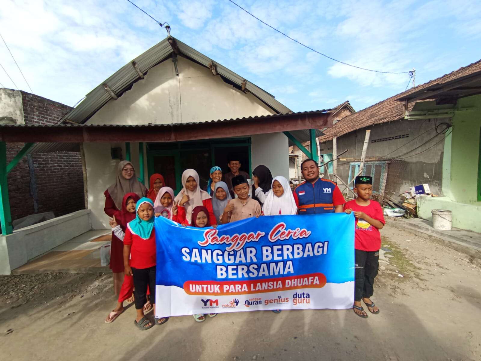 Sanggar Ceria Mojokerto: Berbagi untuk Lansia Dhuafa