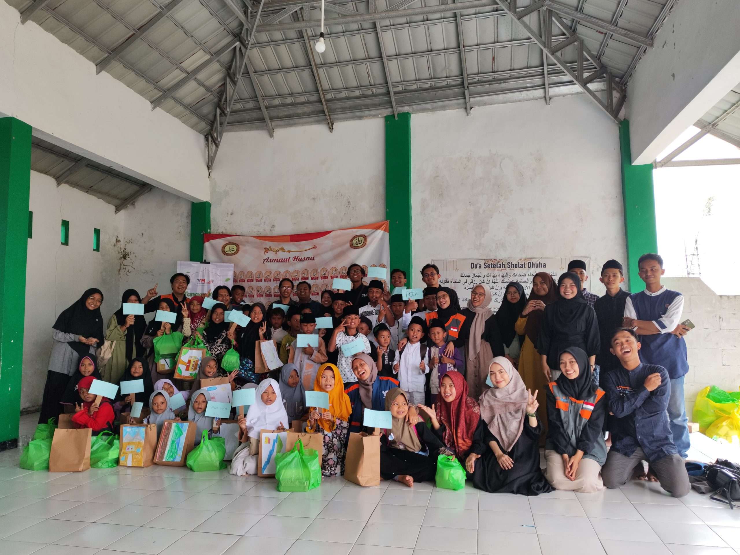 Tangan Kasih Muharram: Warnai Harapan Anak Jember