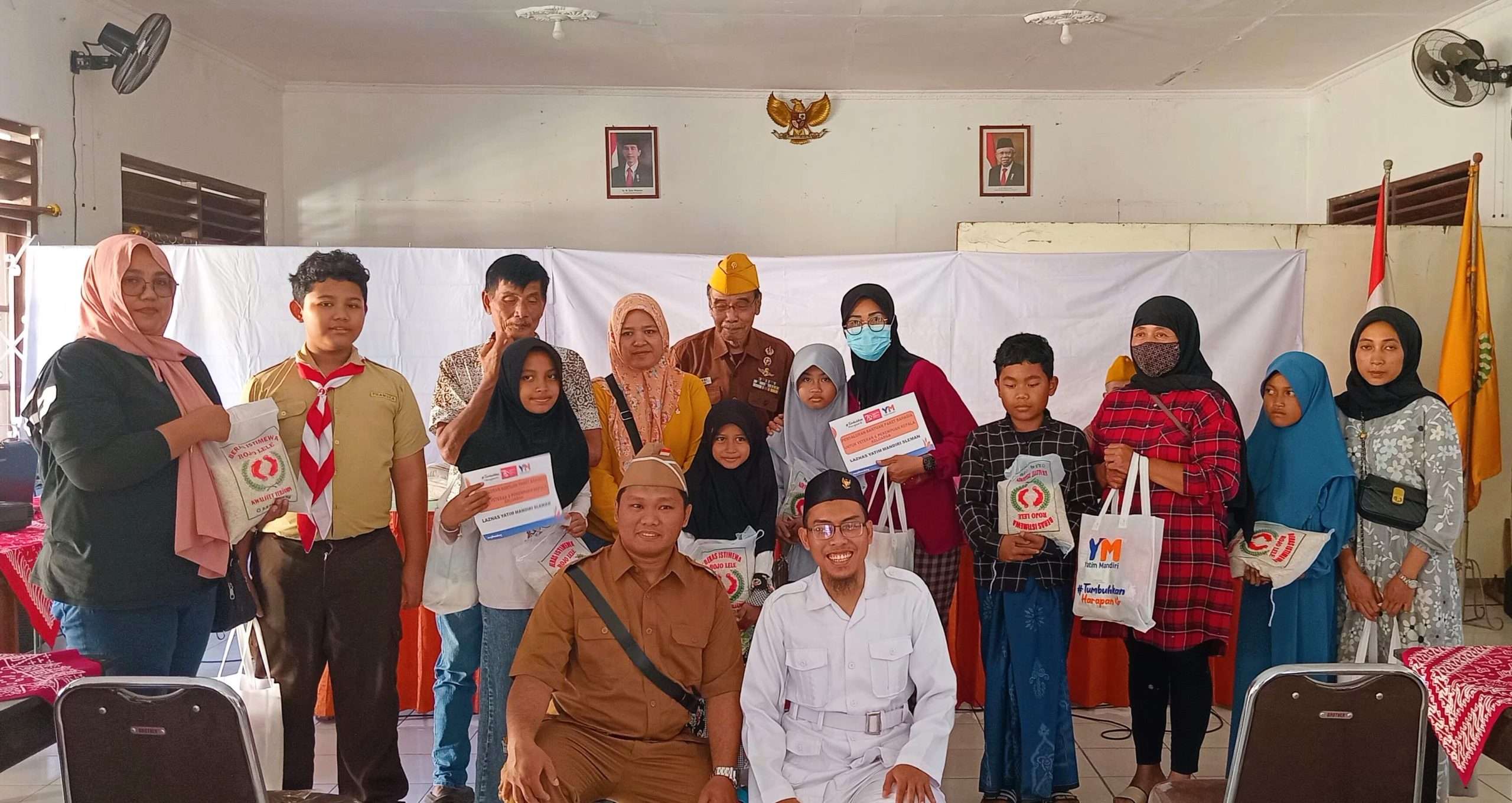 Bantuan Paket Bahagia untuk Veteran dan Bunda Yatim Sleman