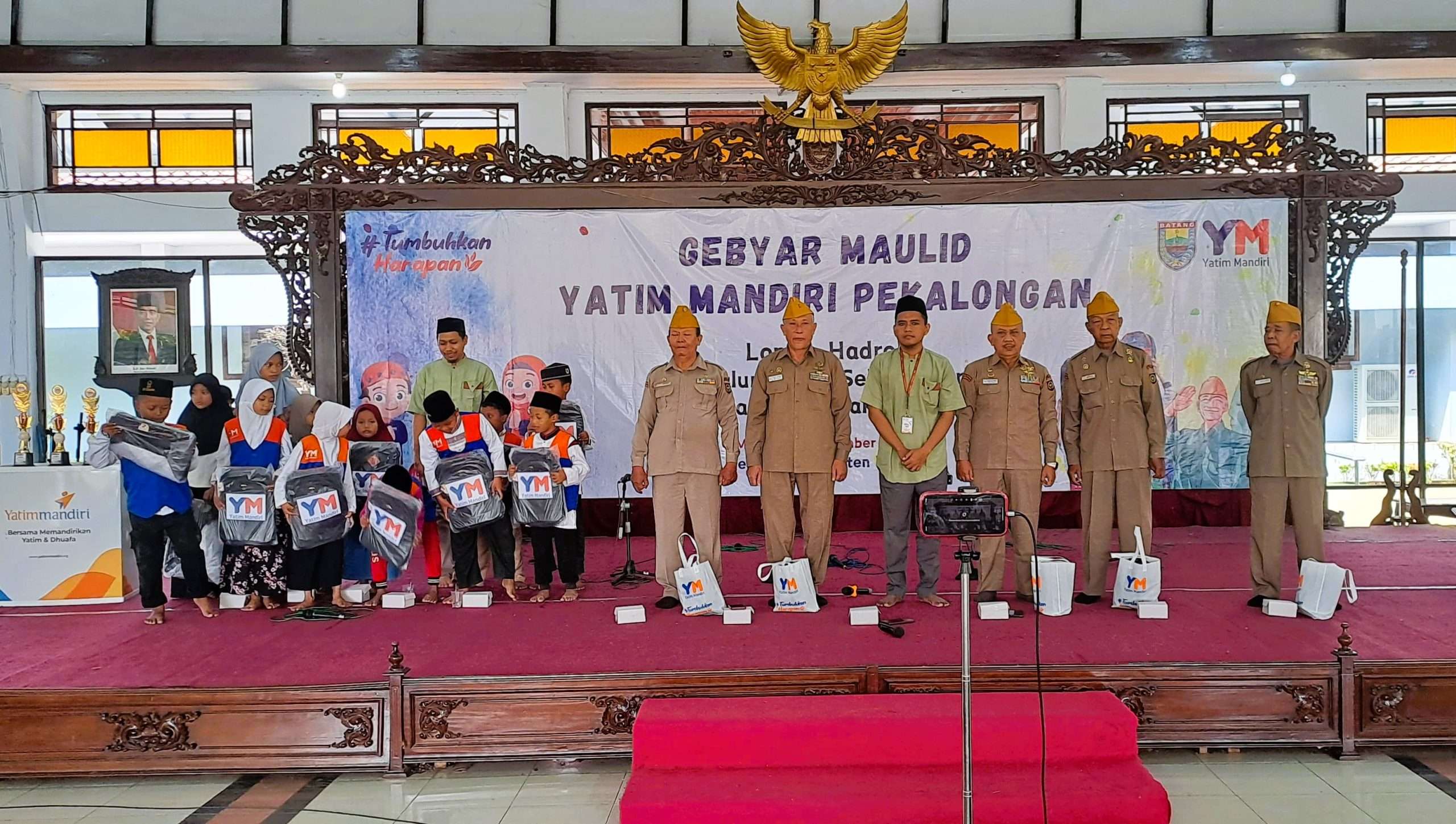 Gebyar Maulid: Berbagi untuk Veteran dan Yatim di Batang