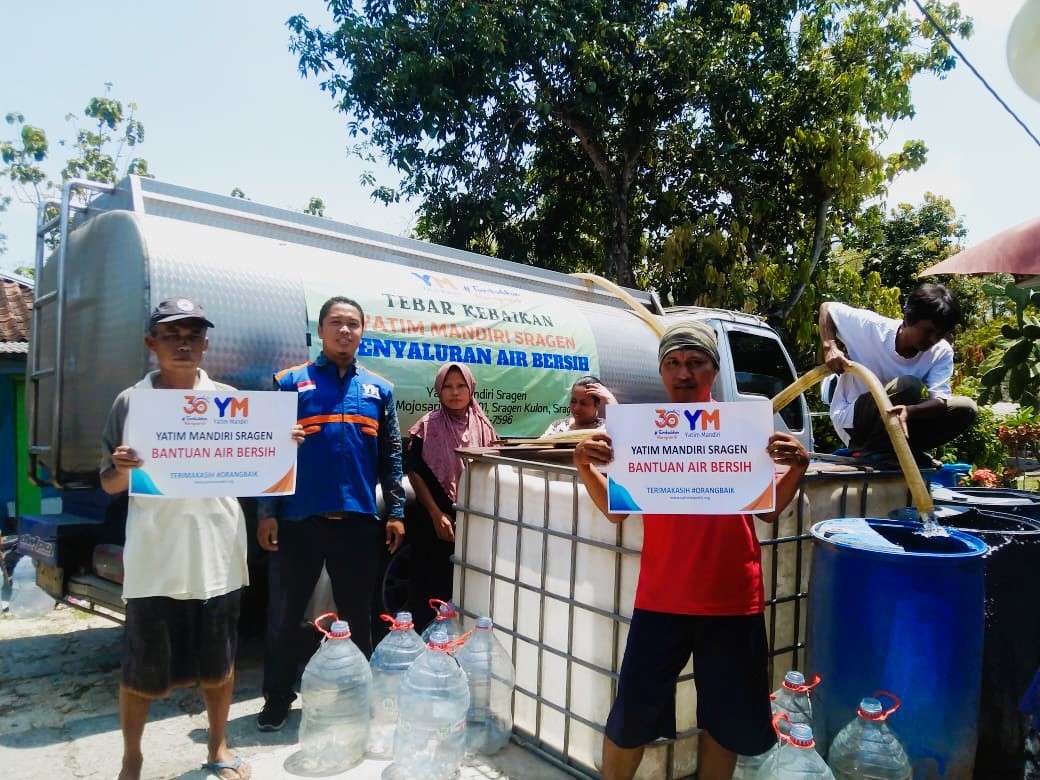 Penyaluran Bantuan 16.000 Liter Air Bersih untuk Warga Sragen 