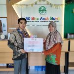 Melalui Yatim Mandiri, SD Bina Anak Sholeh Tuban Salurkan Bantuan Kemanusiaan untuk Sumatra