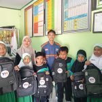 Penyaluran ASA dan Al-Qur’an untuk Siswa Yatim di MI Salafiyah Mbarek dan MI Nurul Iman Madiun