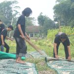 Yatim Mandiri Bandung Gelar Aksi bersih Masjid, Wujudkan Rumah Ibadah yang Bersih dan Nyaman di Sumedang
