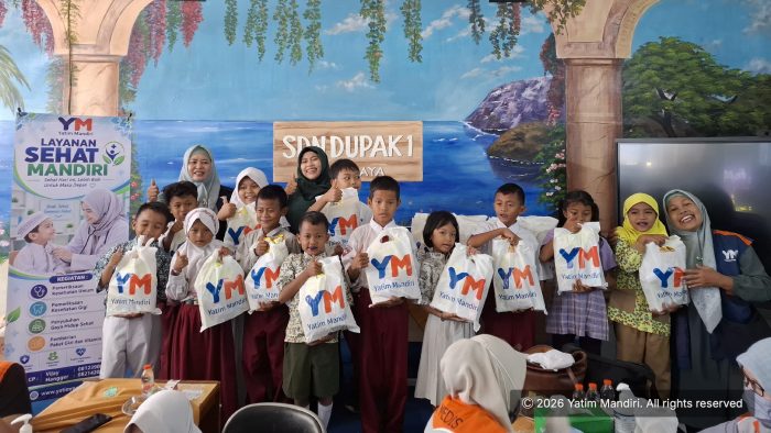 Yatim Mandiri Gelar Layanan Sehat Mandiri Inspiring Muharram di SDN Dupak I Surabaya, Hadirkan Pemeriksaan Kesehatan untuk Anak Yatim dan Dhuafa