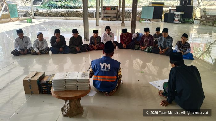 Yatim Mandiri Tuban Salurkan Wakaf Al-Qur’an, Perlengkapan Ibadah, dan Super Gizi Qurban untuk Anak Yatim di Pondok Pesantren Wali Sembilan