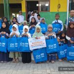 Memetik Berkah Kemerdekaan dan Maulid, Yatim Mandiri Gresik Salurkan Paket Alat Sekolah untuk Yatim dan Dhuafa