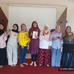 Relawan Kemandirian Kudus Ajak Masyarakat Daur Ulang Kain Bekas Jadi Kuncir Rambut