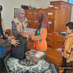 Yatim Mandiri Nganjuk Salurkan Bantuan Alat Sekolah Ceria untuk Dua Siswa SDN 1 Sonoageng