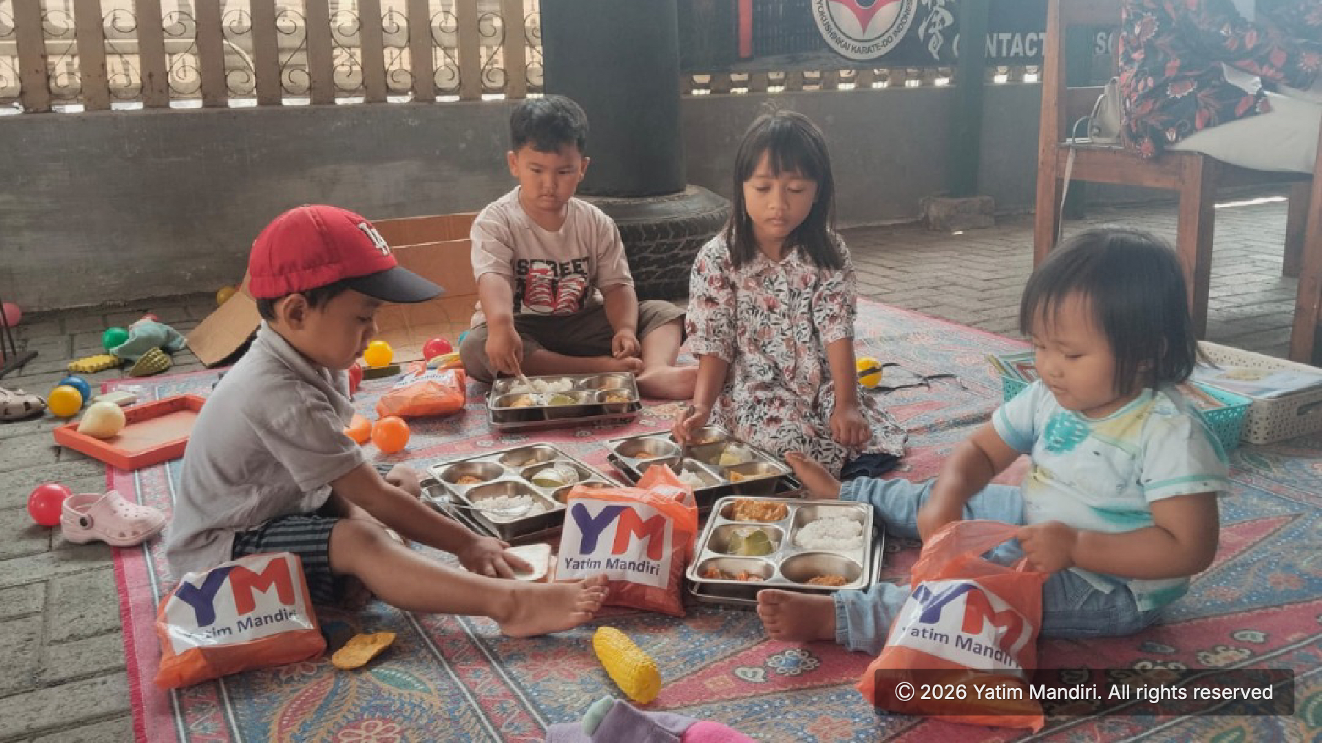 Yatim Mandiri Batu Salurkan 30 Paket Gizi Balita, Dukung Tumbuh Kembang Generasi Sehat di Posyandu Laly