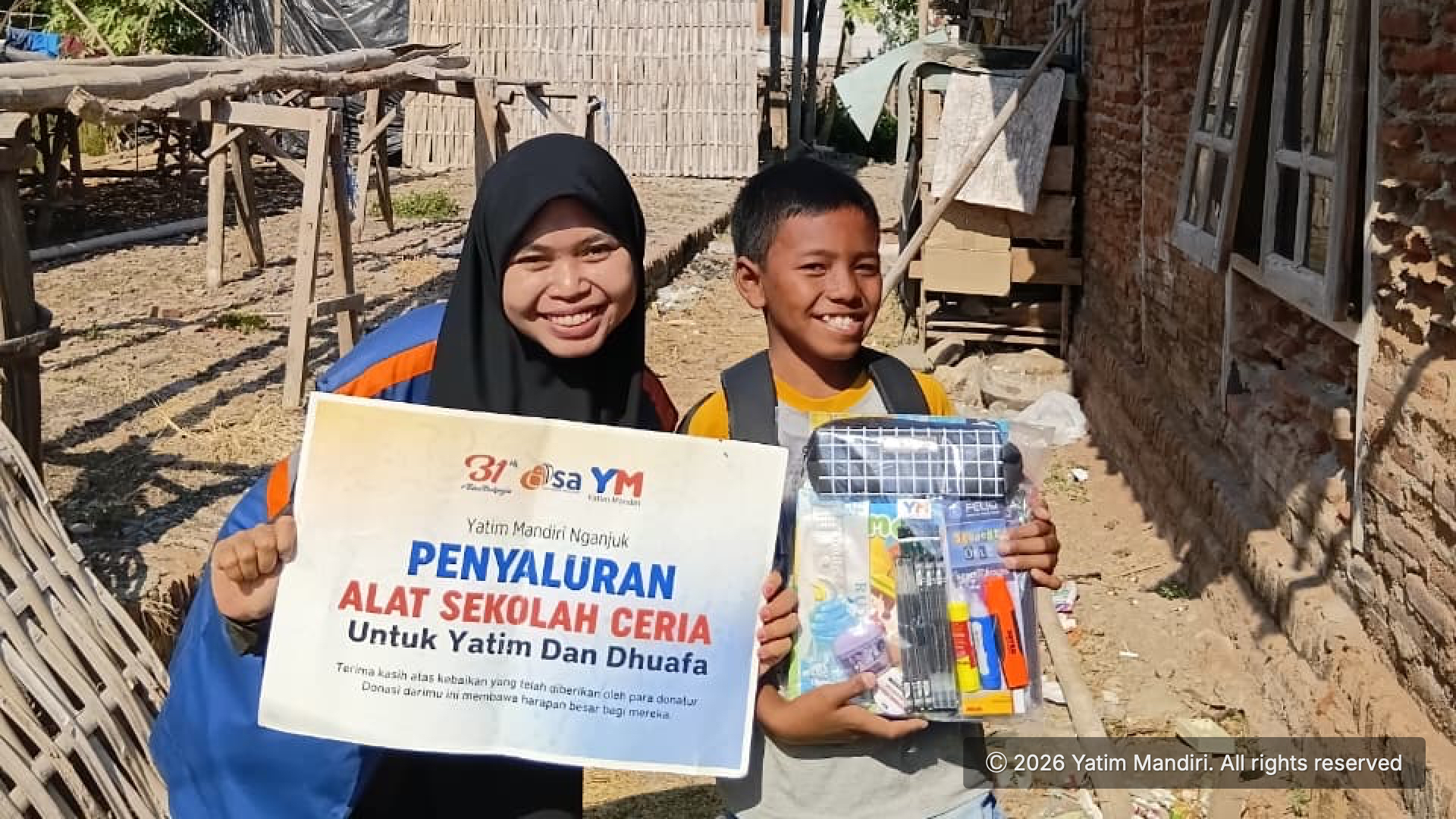 Yatim Mandiri Nganjuk Salurkan Bantuan Alat Sekolah Ceria untuk Adik Lintang