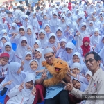 Safari Cerita Inspiratif Maulid Nabi 1448 H Bersama Kak Eko di SDN Pondok Bambu 02, Tumbuhkan Semangat Cinta Rasul dan Kepedulian Sosial