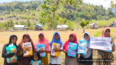 Yatim Mandiri Salurkan Bantuan Terpal dan Popok untuk Warga Terdampak Gempa di Flores NTT