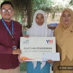 Yatim Mandiri Salurkan Beasiswa Pendidikan untuk Auxillia Tari H., Siswi SMAN 1 Ngadiluwih Kediri