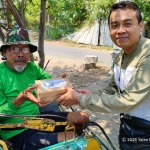JUMANTIS Batch 16 Yatim Mandiri Tuban Salurkan 60 Paket Nasi Gratis