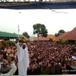 Hari Santri Jadi Momentum Berbagi, MTsN 2 Kabupaten Serang Salurkan Kepedulian untuk Palestina